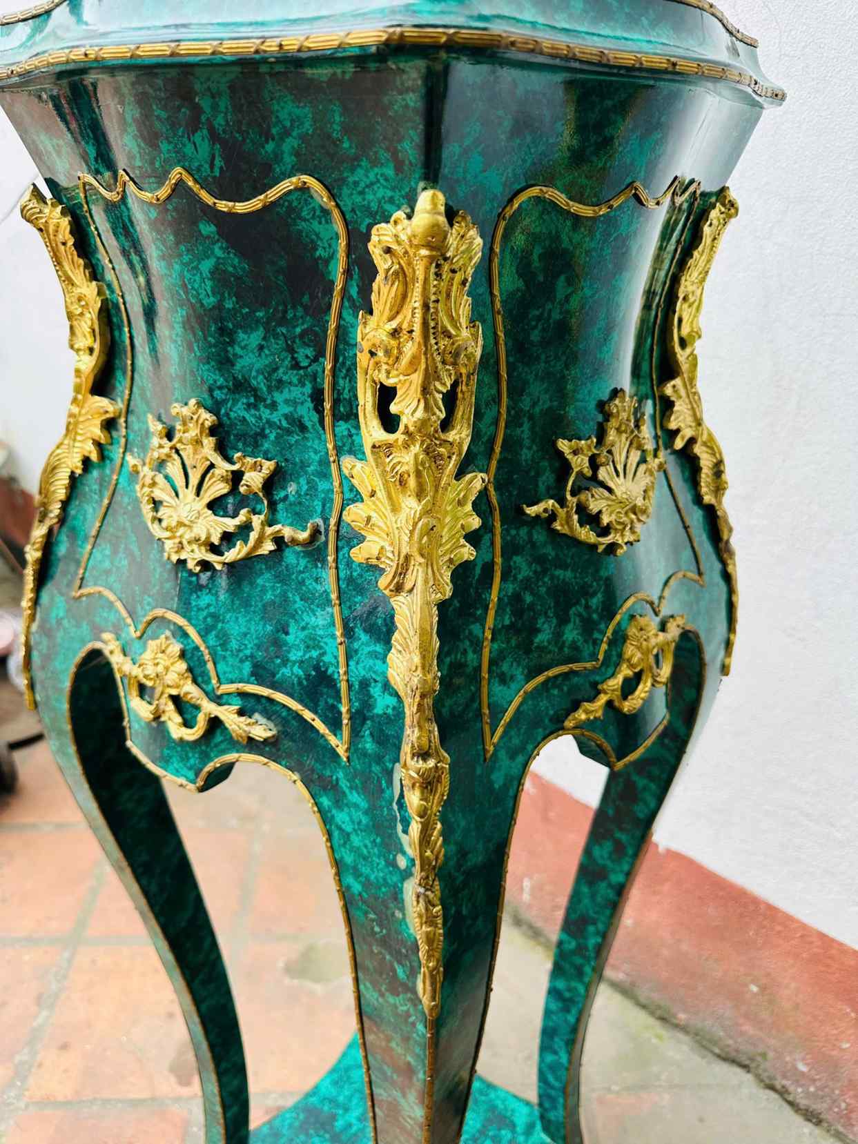 Tủ Ngăn Cửa Cổ Điển Kiểu Bán Nguyệt Phong Cách Empire – Sang Trọng Hoàng Gia Châu Âu